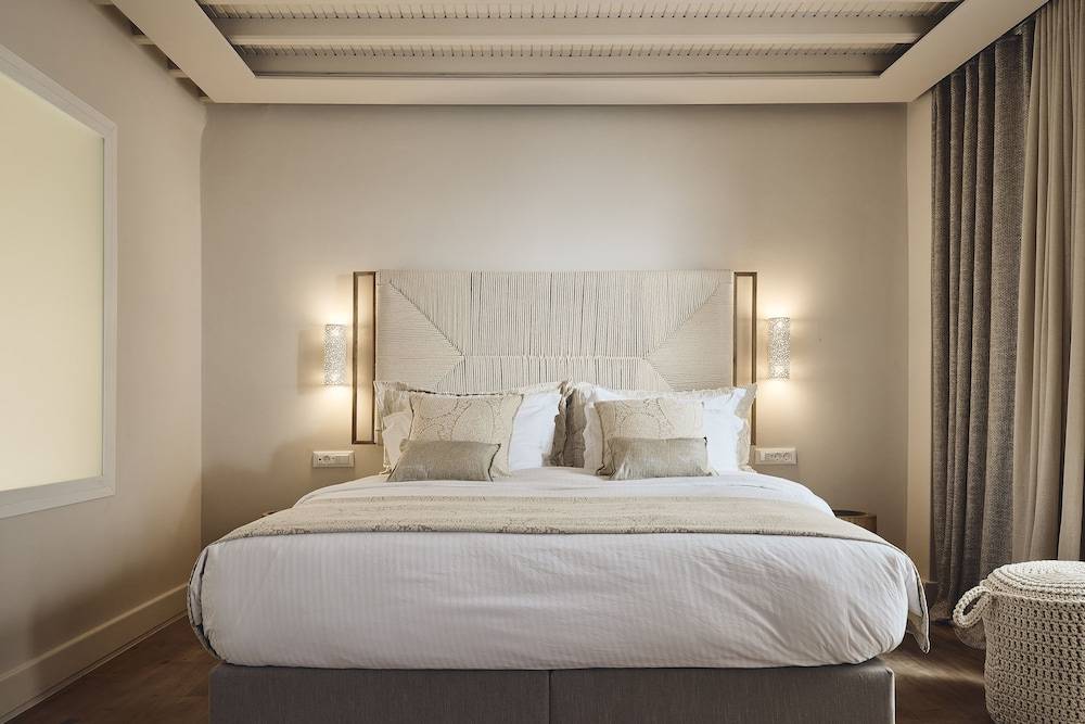 AK Mykonos 2