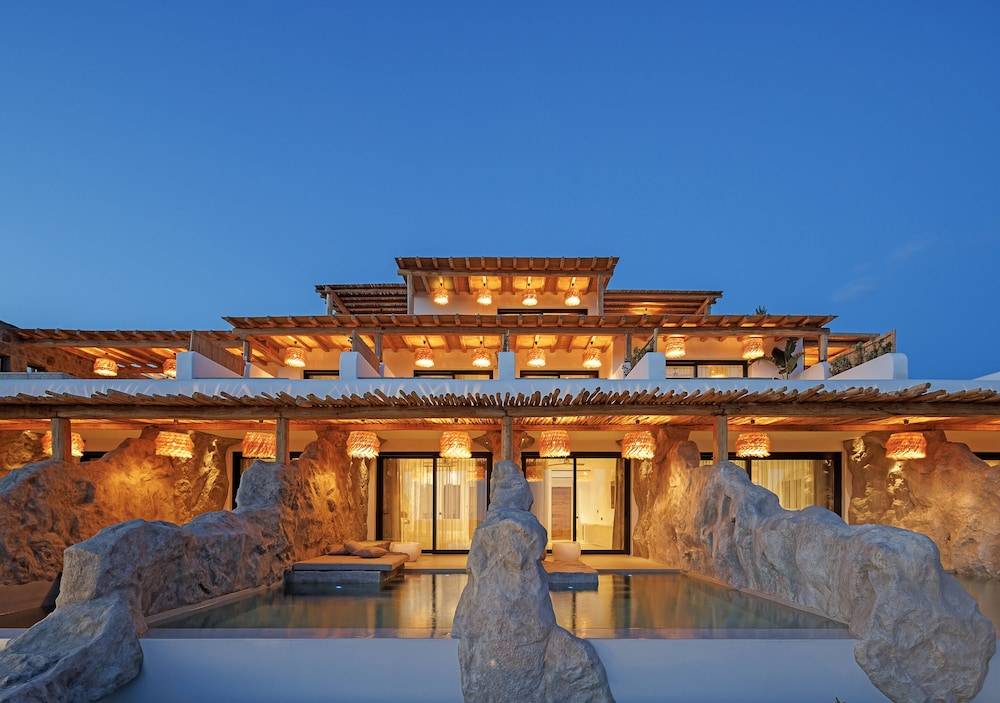 WhiteArt Suites 1