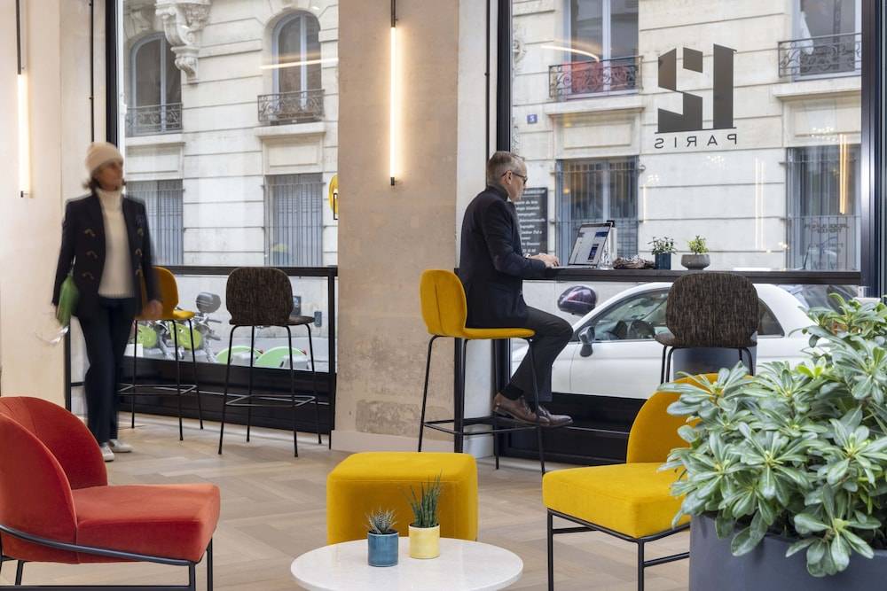 Le 12 Hôtel 2