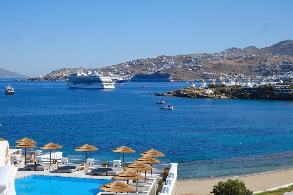 Grand Beach Hotel 1