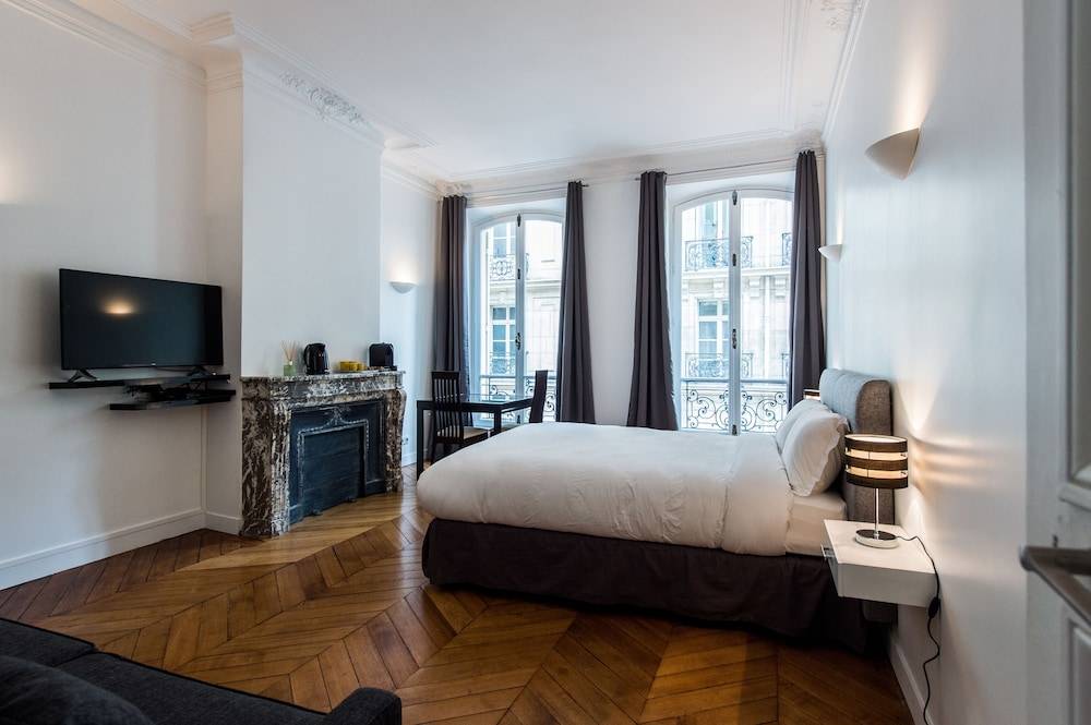 Paris Square 1