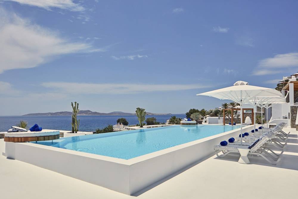 Katikies Mykonos - The Leading Hotels Of The World 1