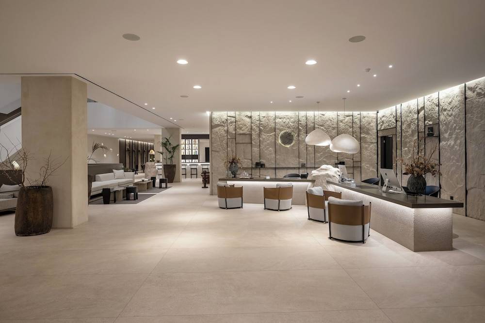 Aeonic Suites and Spa 2