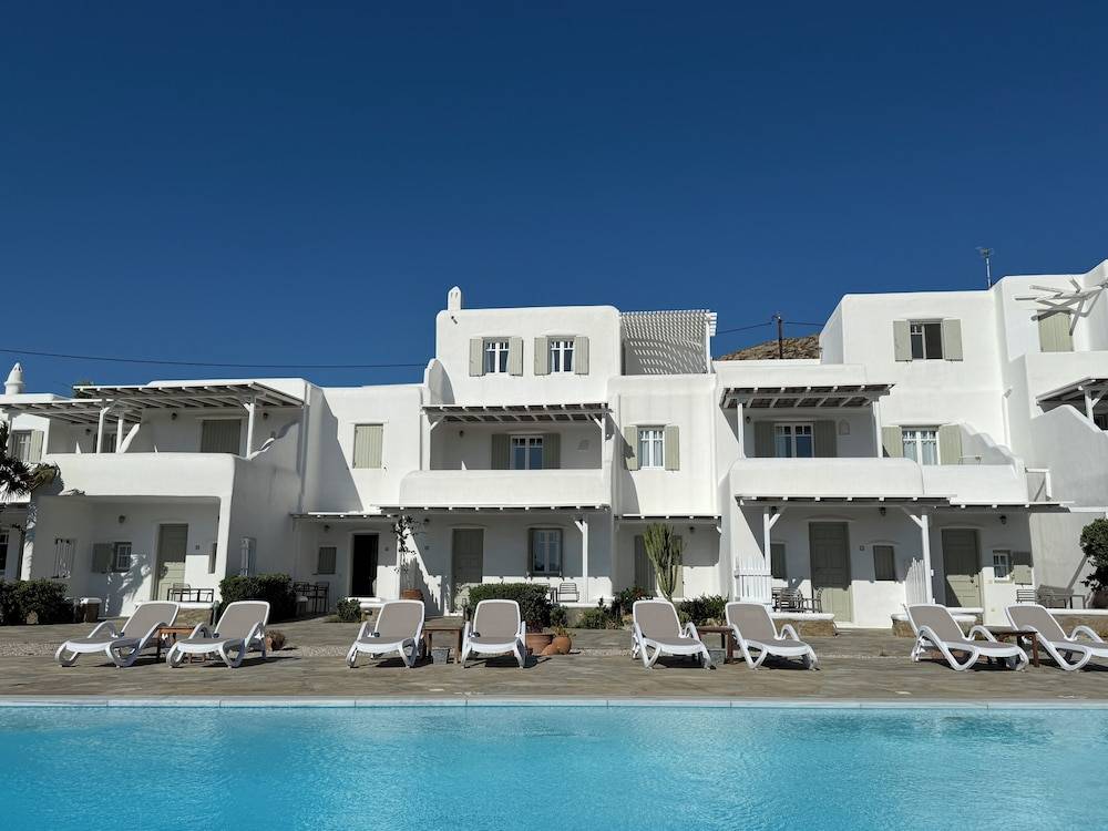 Yakinthos Residence 1