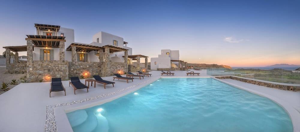 Legendary Suites 1