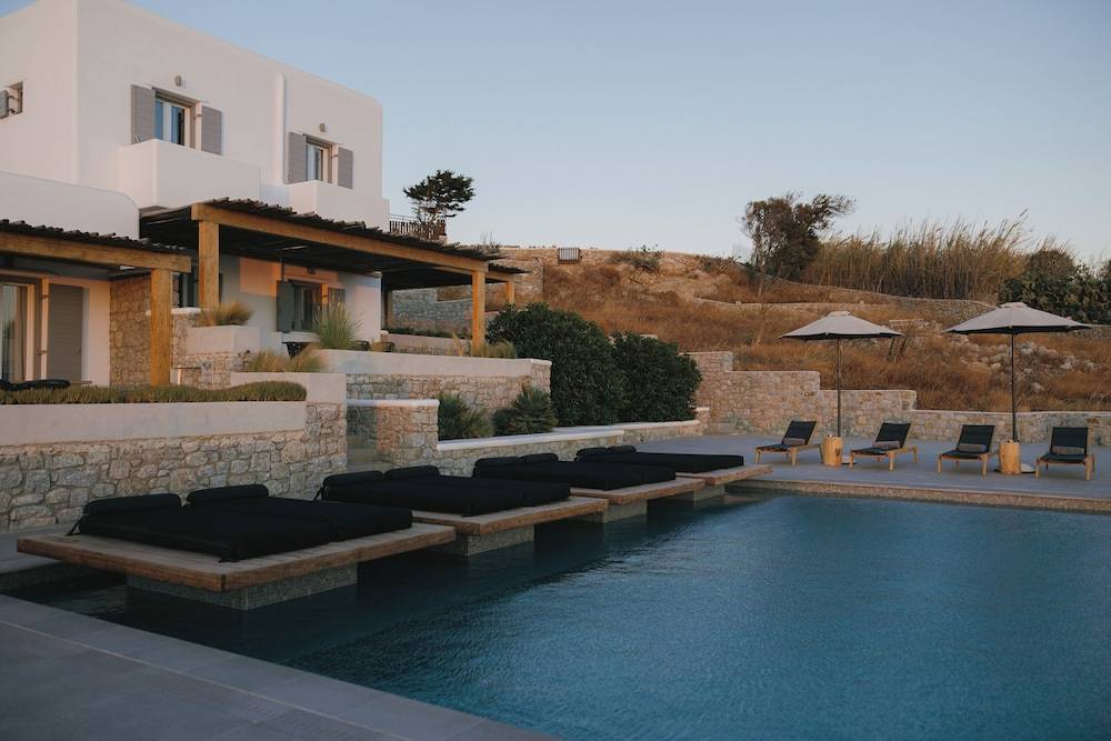 Evi Suites & Villas 1