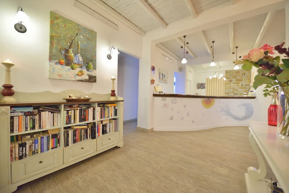 Pelican Hotel 2