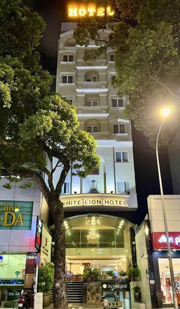 White Lion Hotel 1