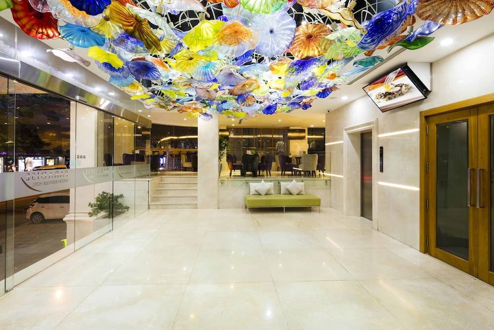 Paradise Saigon Boutique Hotel & Spa 2