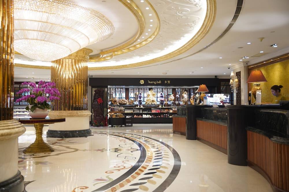 Windsor Plaza Hotel 2