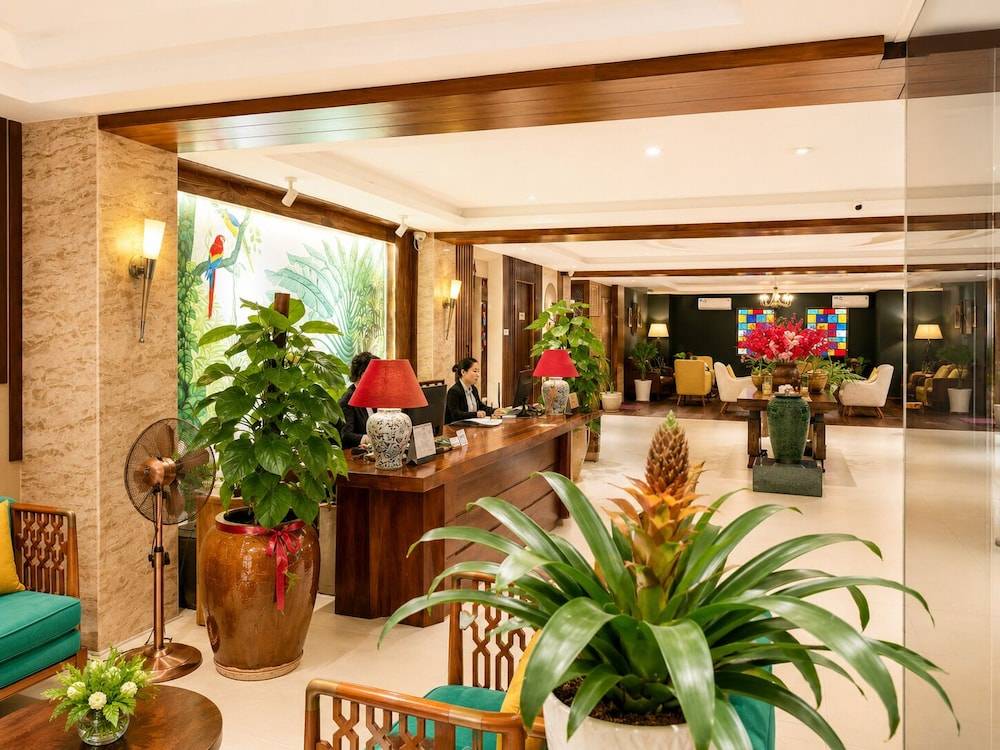 Universe Hotel 2