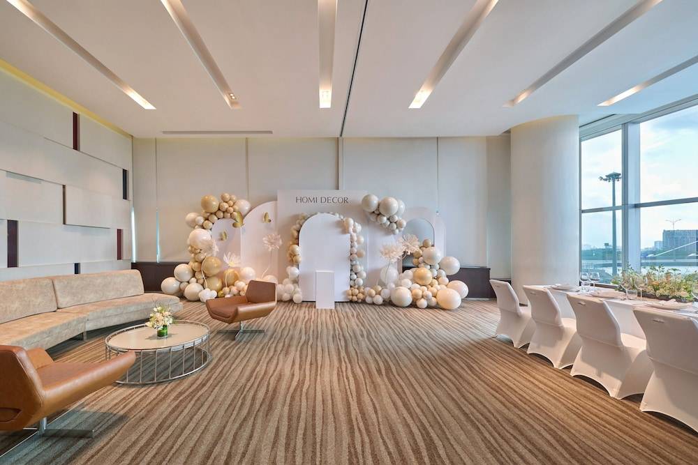 Le Meridien Saigon 2