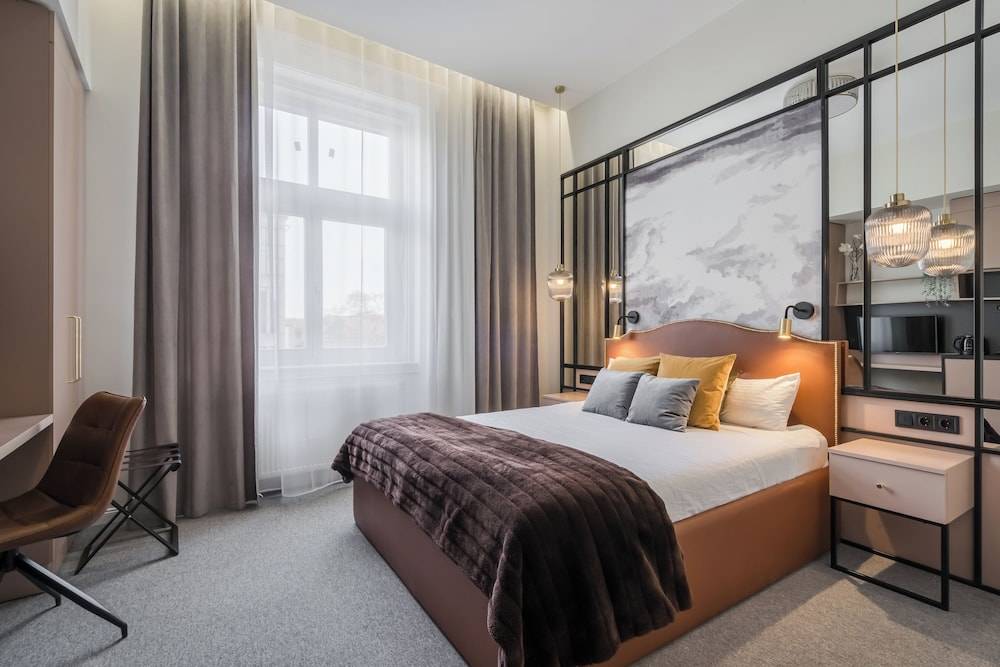 Astoria Boutique Suites- Best Location by BQA 1