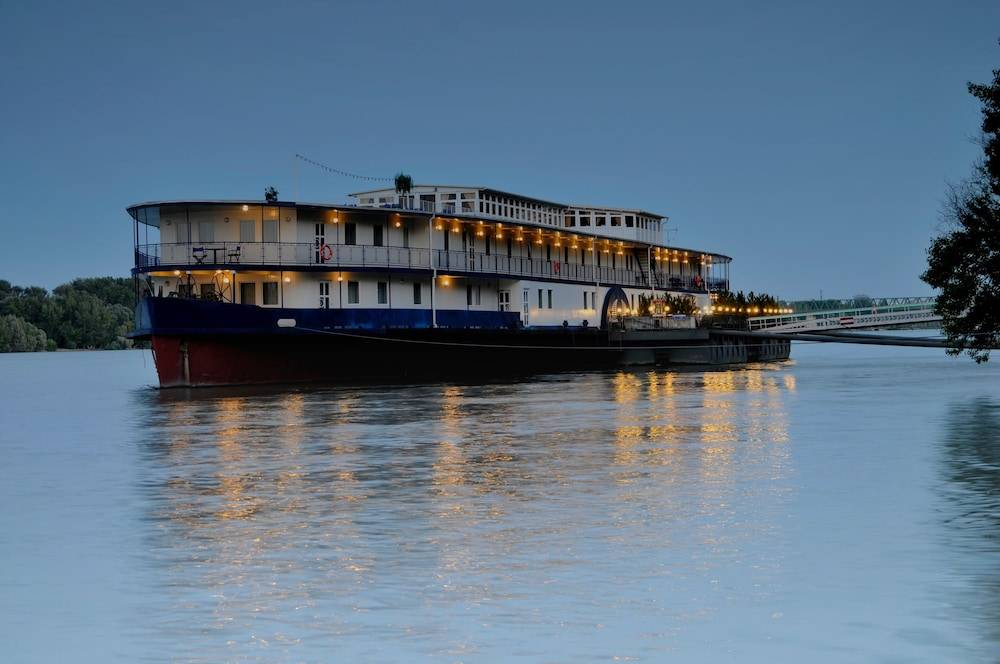 Aquamarina Hotel Visegrád 1