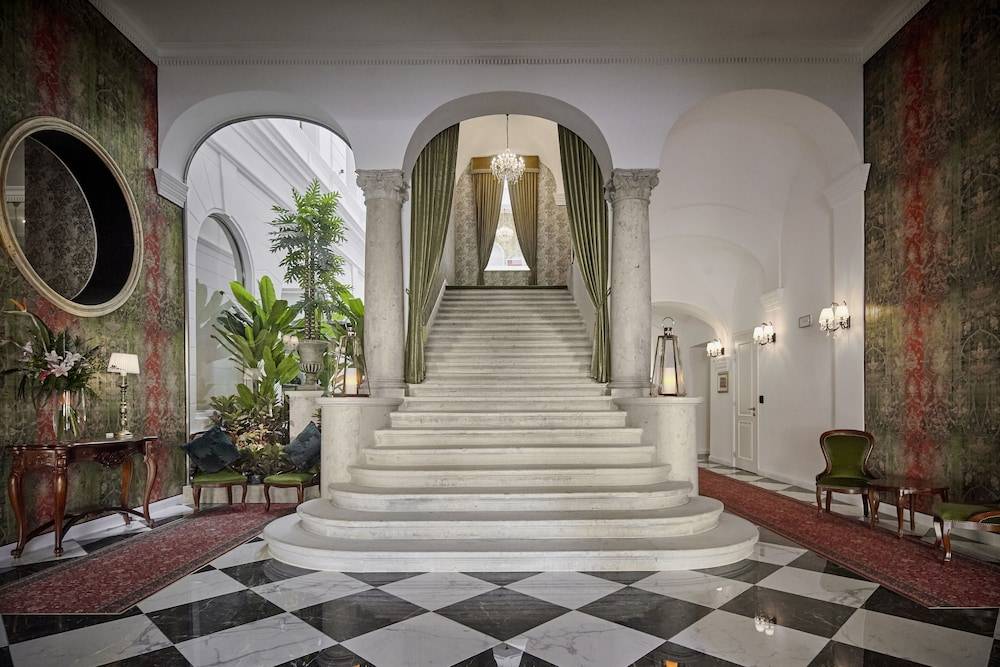 Mystery Hotel Budapest, Preferred Hotels & Resorts 2