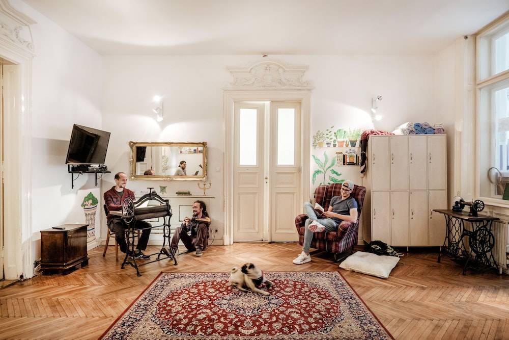 Baroque Hostel & Coworking 1