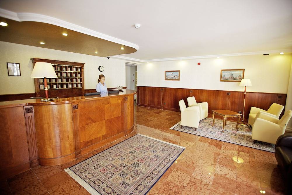 Gold Apartments 1