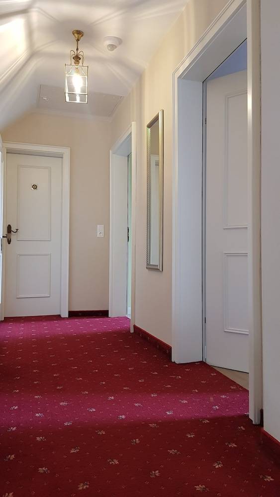 The Little Guesthouse 1