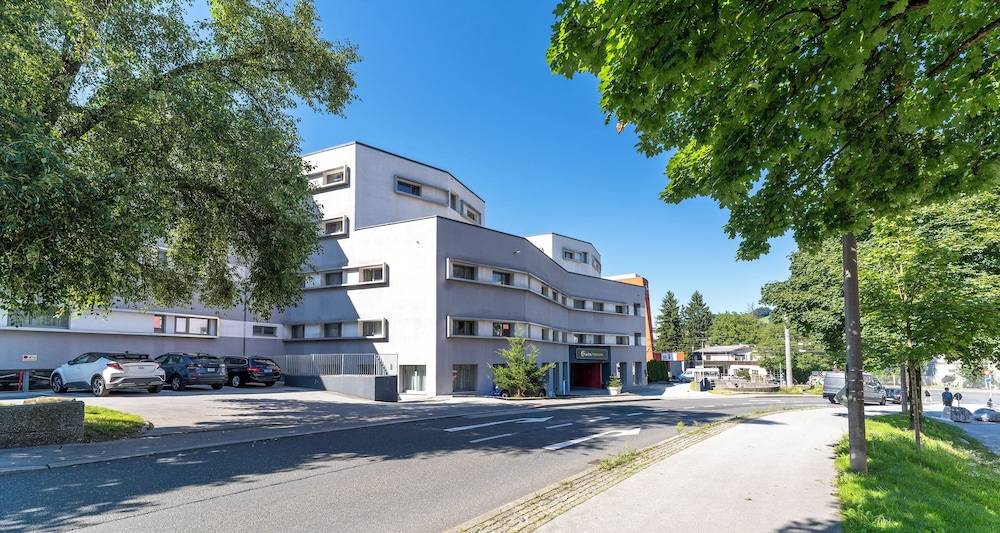 PLAZA Premium Salzburg 1