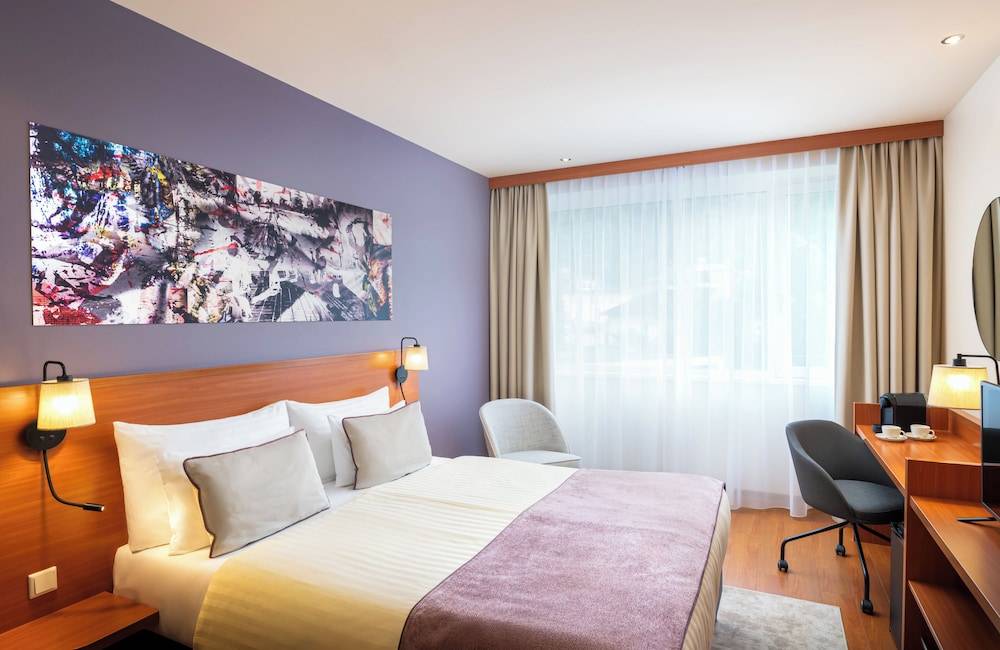 Leonardo Hotel Salzburg City Center 1