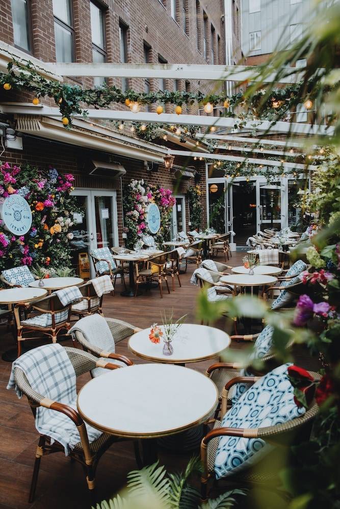 Iveagh Garden Hotel 1