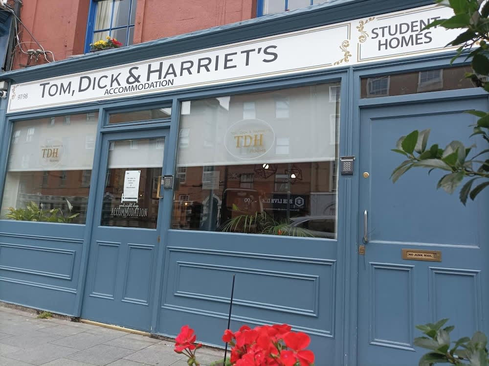 Tom Dick and Harriet's Accommodation 1