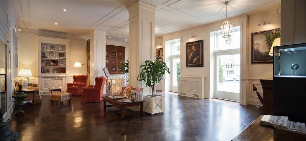 Hotel Executive 1