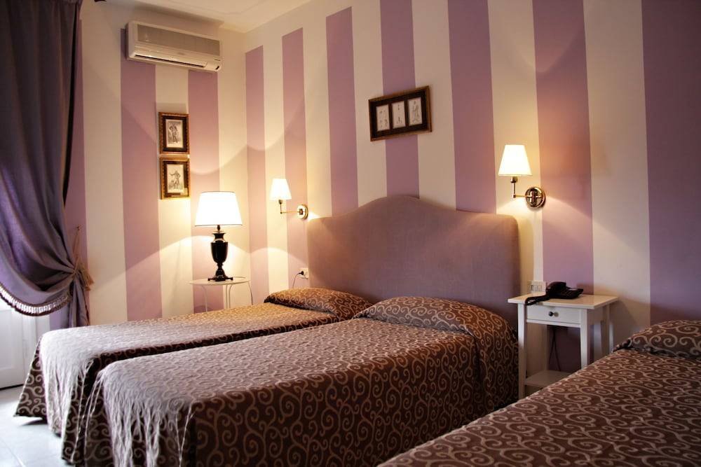 Hotel Alex 1