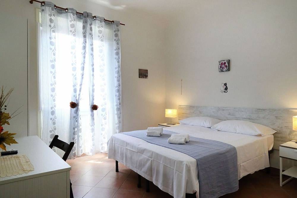 Mia Palace 1