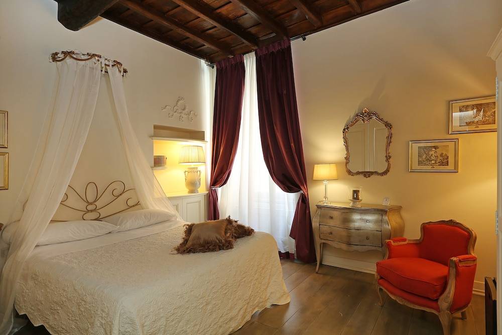 Piazzetta de' Monti Suites 1