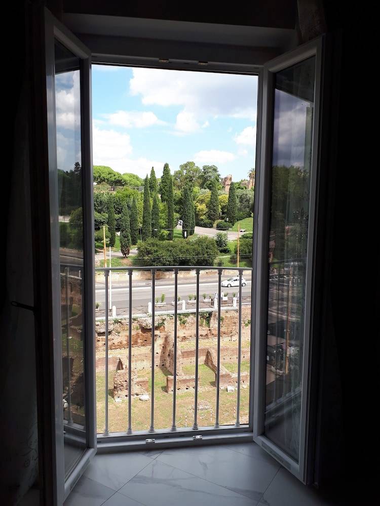 Colosseo Rooms Imperial Rome 2