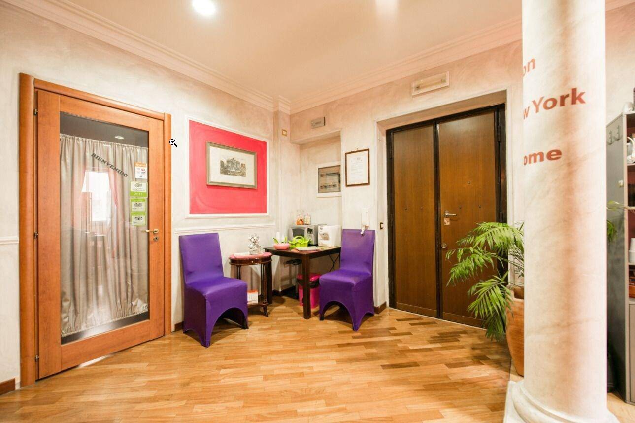 B&B Rifugio di Roma upon Metro B pvt bathroom pvt balcon 2