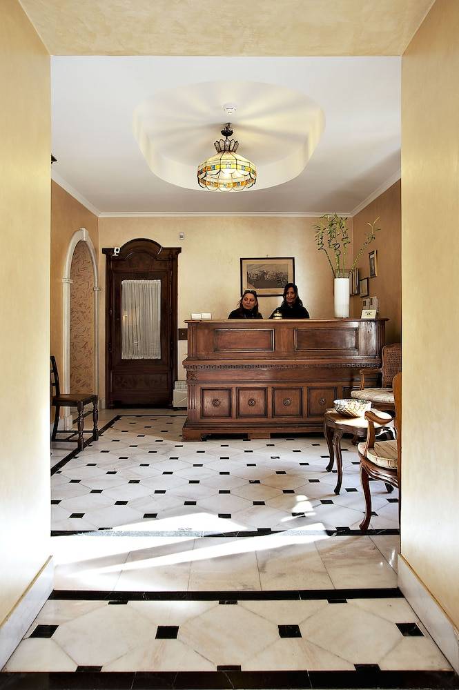 Hotel Arco Di Travertino 2