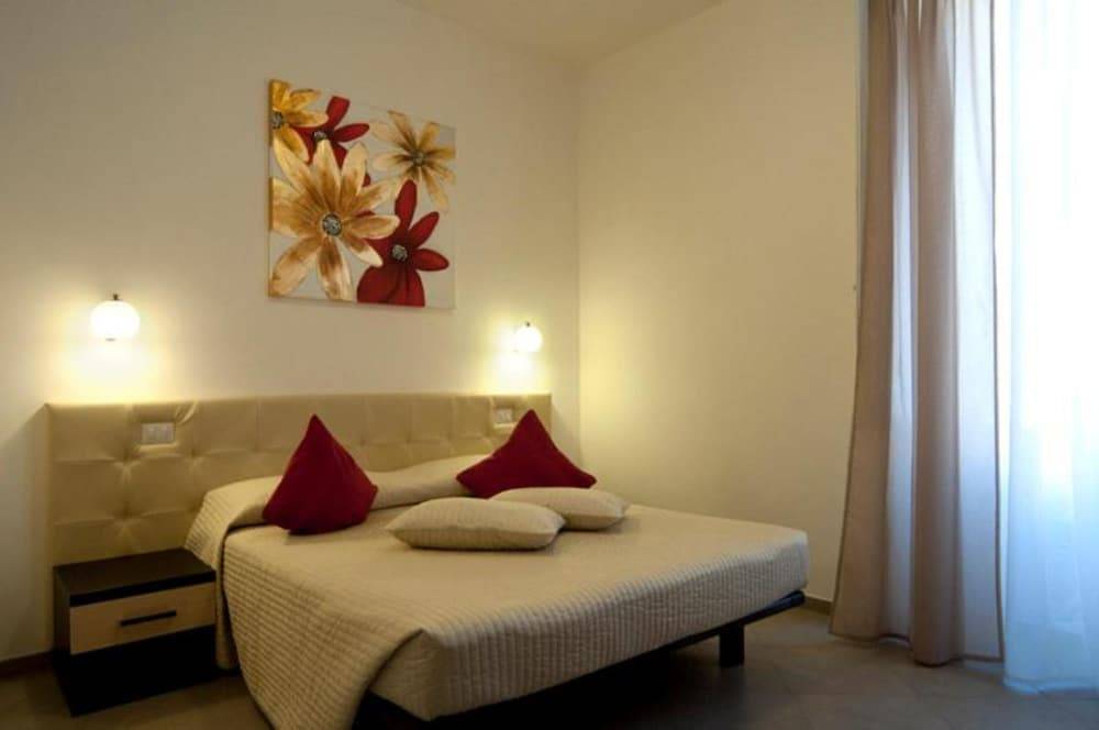 Ara Pacis Inn 1