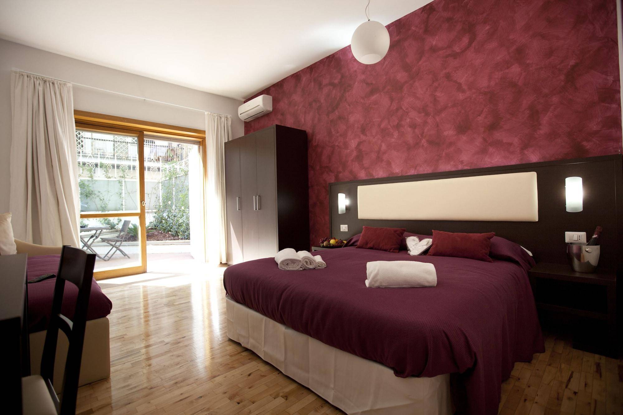 Heart of Rome Rooms 2