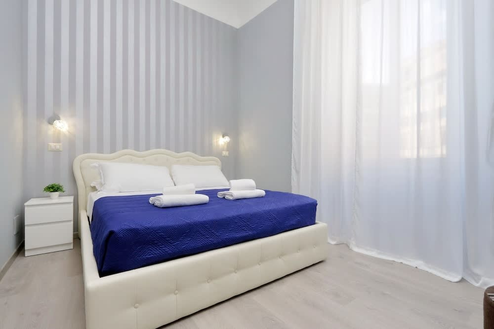Domus Domas & Boutique - Golden Keys Collection 1