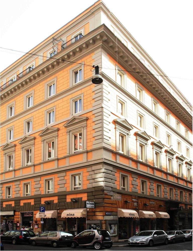 Augusta Lucilla Palace 1