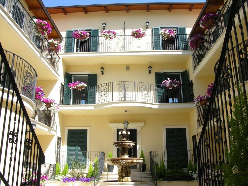 Aurelia Vatican Apartments 1
