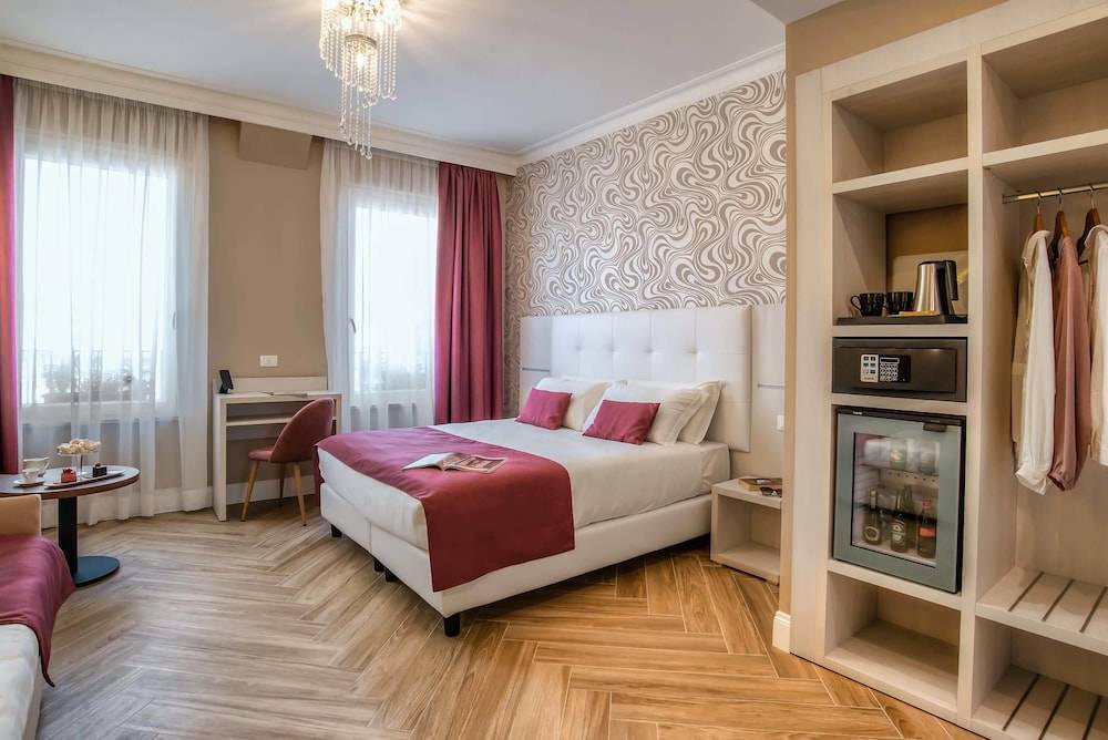 The Boutique Hotel 1