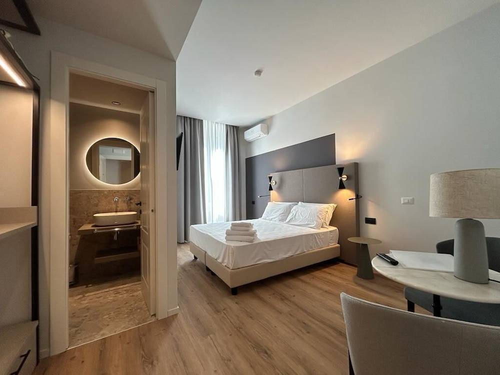 Hotel Porta Pia 1