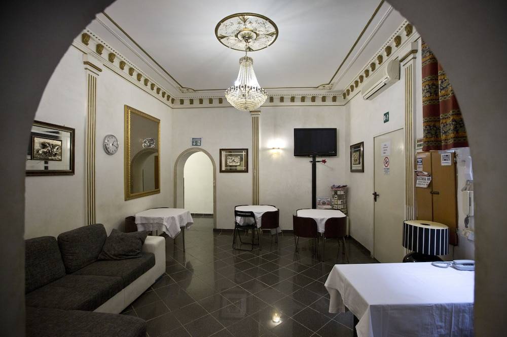 Hostel Beautiful 2