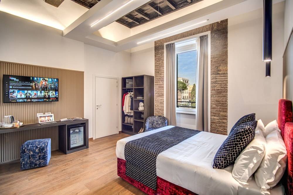 Little Queen Suite 1