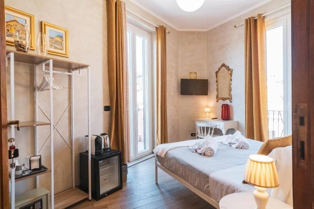 Golden Rooms Piazza di Spagna 1