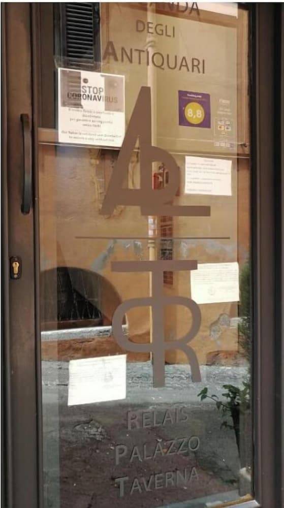 Relais Palazzo Taverna 2