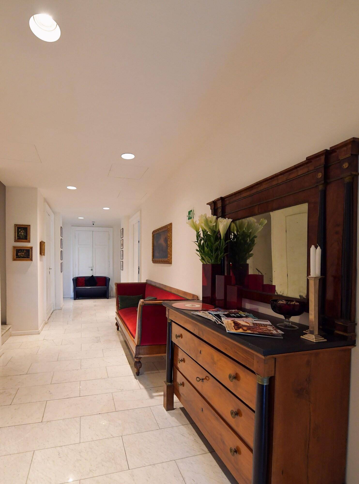 Suites Farnese Design Hotel 1