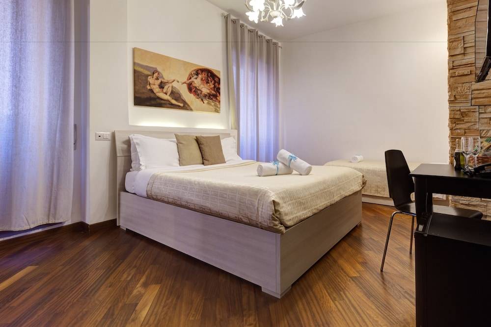 Little Rhome Suites 2