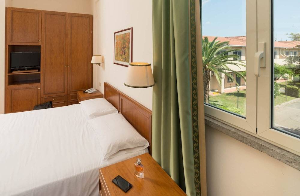 Hotel Baia Del Sole 2