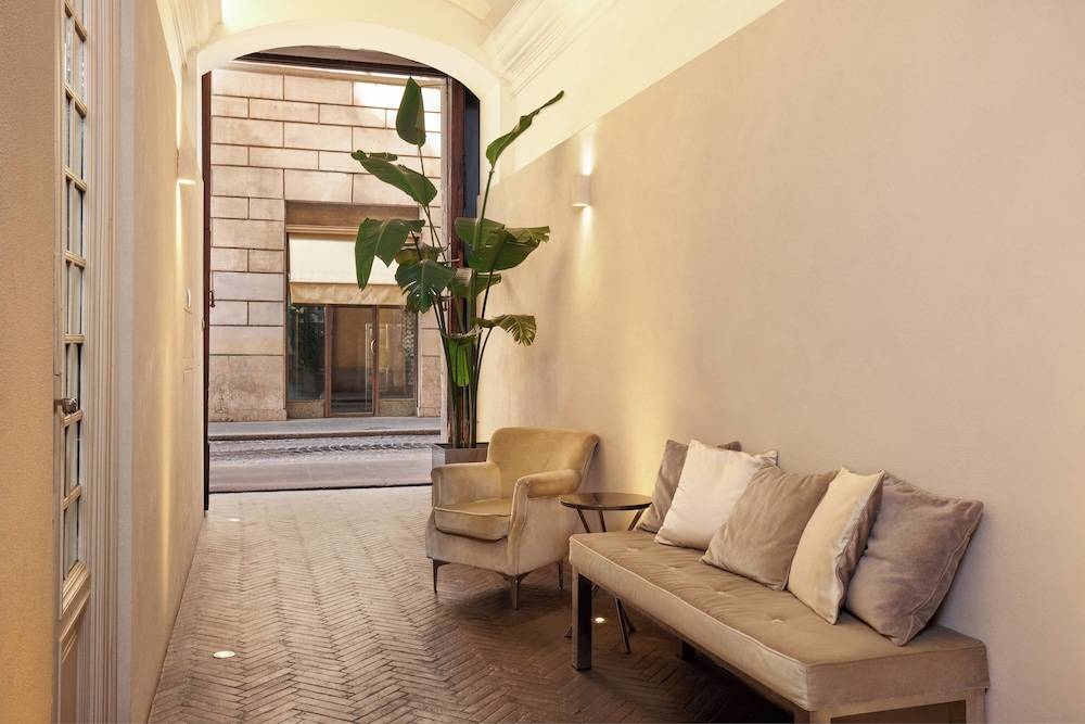 Terrace Pantheon Relais 2