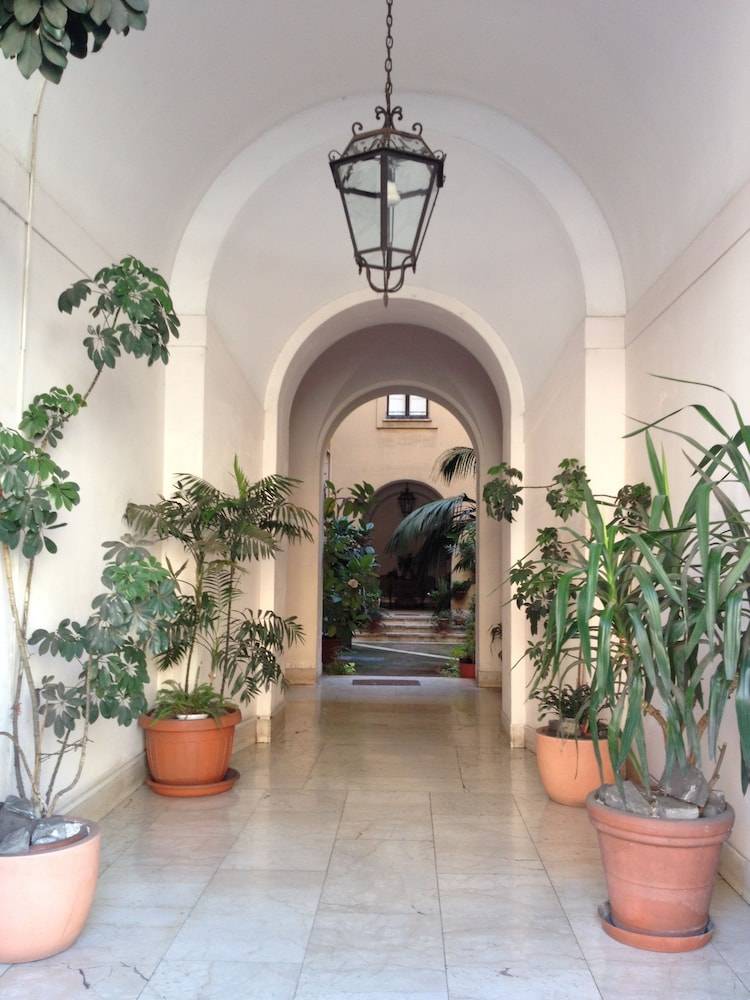 St. Peter' Six Rooms & Suites 2