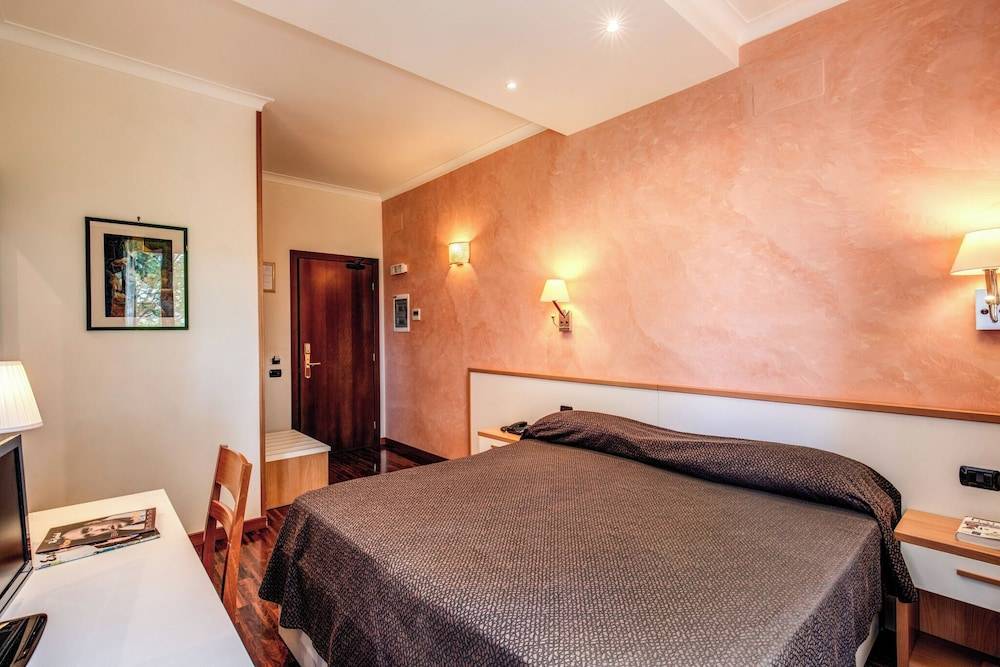 Hotel Roma Tiburtina Metro 1